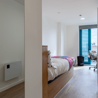 Gold En Suite - Image 2